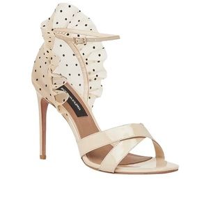 NIB BCBGMAXAZRIA Stella Taupe Heels